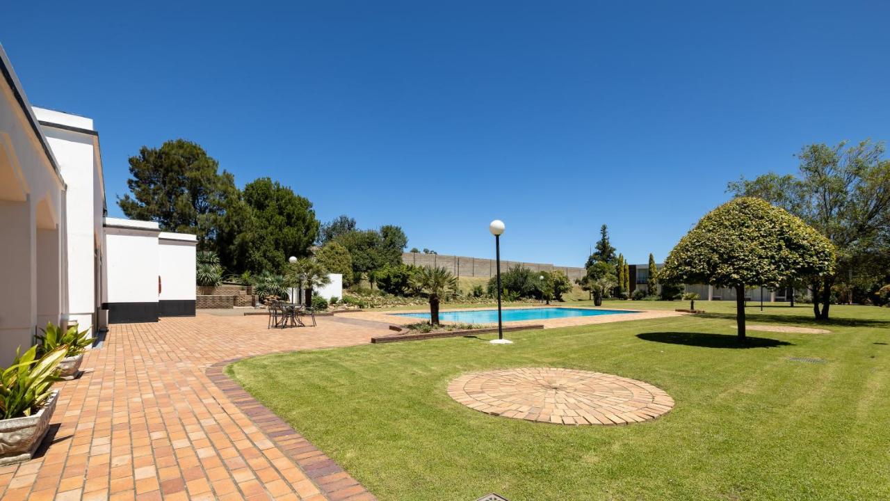 African Sky Harrismith Inn Εξωτερικό φωτογραφία